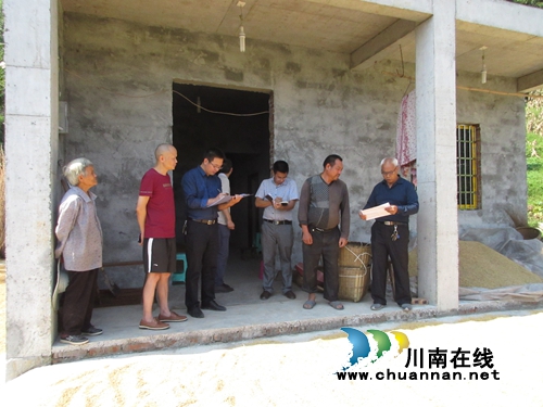 合江县食药监局赴榕右乡木广村督导易地扶贫搬迁工作(图1)