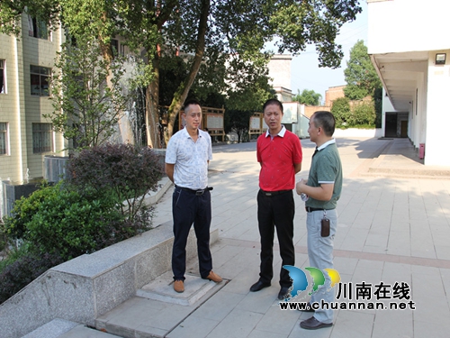合江县教育局突击检查九支中学秋季开学工作(图3)