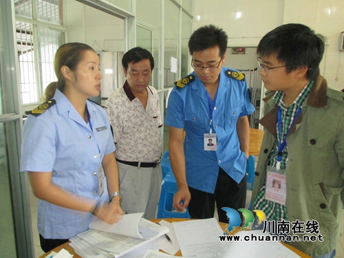 泸县潮河镇开展秋季食品安全专项检查(图1)