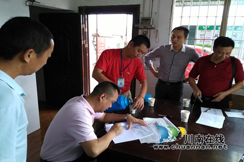 合江大桥镇：县镇共检运输物流保交通平安(图1)