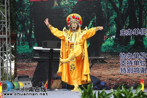 尝鲜桂圆尽情游园 张坝桂圆文化节让你爽个够(图17) 尝鲜桂圆尽情游园 张坝桂圆文化节让你爽个够(图17)