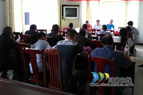 合江县大桥司法所普法讲座进村社(图1) 合江县大桥司法所普法讲座进村社(图1)