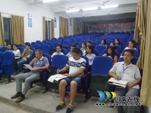 马岭中学：以老带新&nbsp;新分教师之梦在此起航(图2)