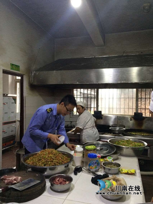 合江县食药监局：多措并举打造校园食品安全“铜墙铁壁”(图3)