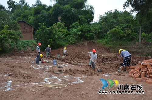 泸县太伏：全力推进易地扶贫搬迁安置项目建设(图1)