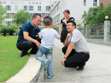 自贡：母亲弃养亲生子&nbsp;法院判给民政局(图1)
