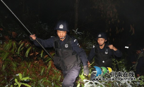 泸县应急救援大队掀起集训练兵热潮(图2)