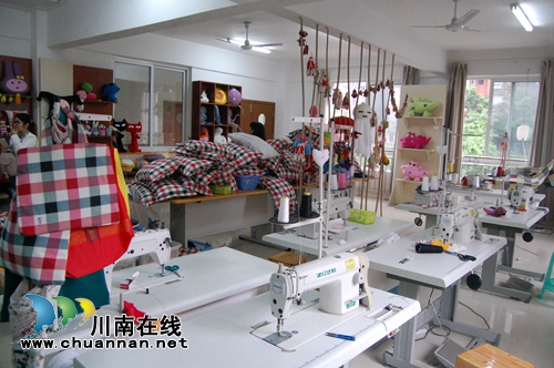第32个教师节:一杯红潭美酒 滴滴敬师真情(图27) 第32个教师节:一杯红潭美酒 滴滴敬师真情(图27)