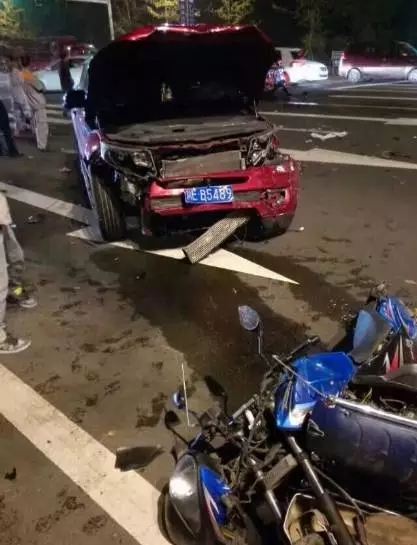 泸州突发惨烈车祸&nbsp;一摩载四人1死3伤(图4)