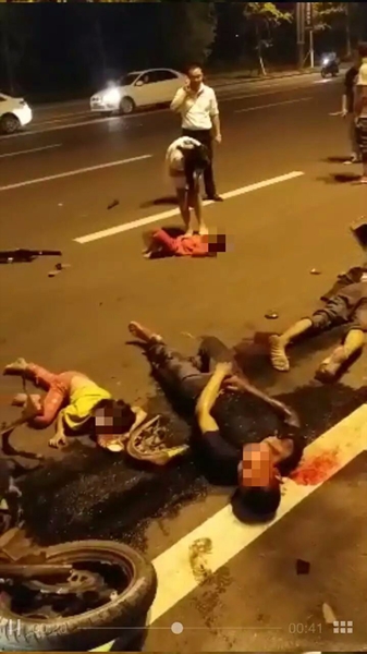 泸州突发惨烈车祸&nbsp;一摩载四人1死3伤(图3)