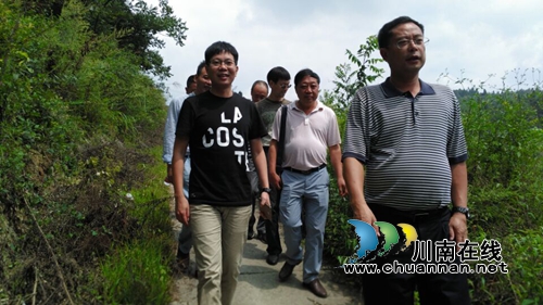 古蔺县人大副主任宋杰调研马嘶乡水土保持项目(图1)