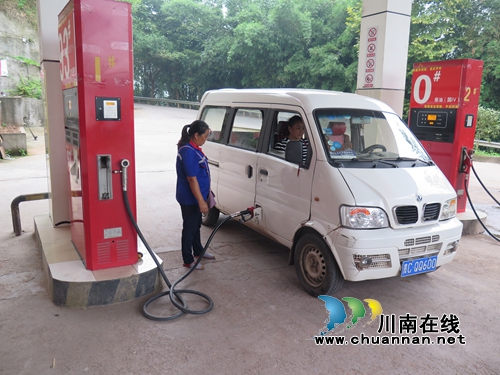 合江：两家加油站荣获全市“示范”称号(图2)