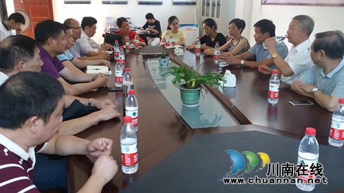 乐山市扶贫基金会参观考察特兴镇(图2) 乐山市扶贫基金会参观考察特兴镇(图2)