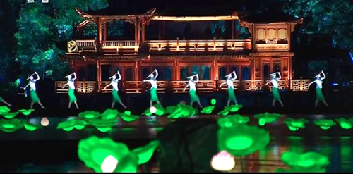 G20光环带动 宜宾市民热捧杭州“峰会同款”(图1) G20光环带动 宜宾市民热捧杭州“峰会同款”(图1)