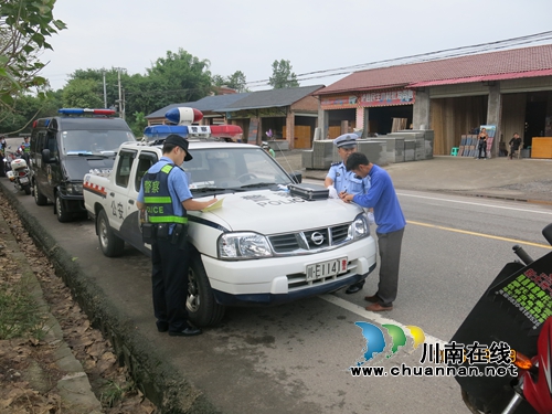 泸县交警、巡警联合整治“三车”交通违法行为(图2)