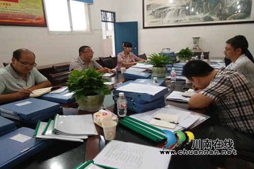 合江县“法律进校园”示范点打造验收(图1)