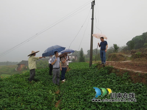 叙永大石乡领导带队督导推进脱贫攻坚工作(图3)