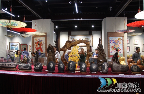 “典藏酒城•品味泸州”民间艺术品展今日开展(图2) “典藏酒城•品味泸州”民间艺术品展今日开展(图2)
