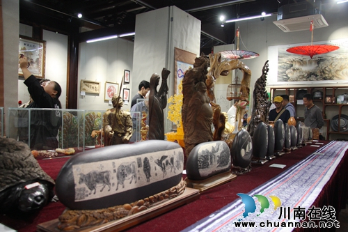 “典藏酒城•品味泸州”民间艺术品展今日开展(图6) “典藏酒城•品味泸州”民间艺术品展今日开展(图6)