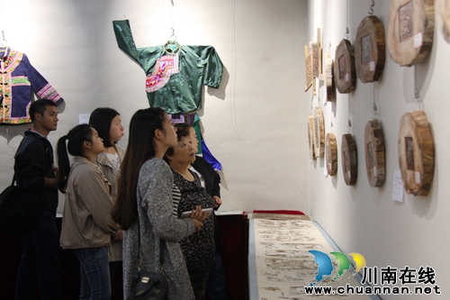 “典藏酒城•品味泸州”民间艺术品展今日开展(图4) “典藏酒城•品味泸州”民间艺术品展今日开展(图4)