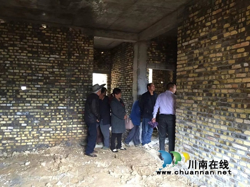 叙永正东镇普市村：首批易地搬迁户看房选房(图1)