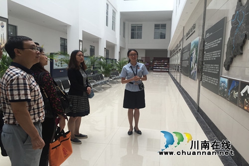 合江县青少年法治教育基地迎接市验收小组检查(图1) 合江县青少年法治教育基地迎接市验收小组检查(图1)