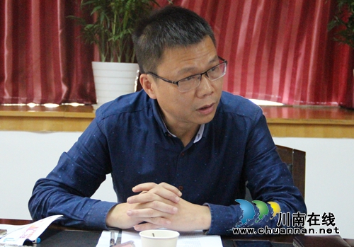 这个女孩一大早就起床赶到报社，当众泣不成声(图9)