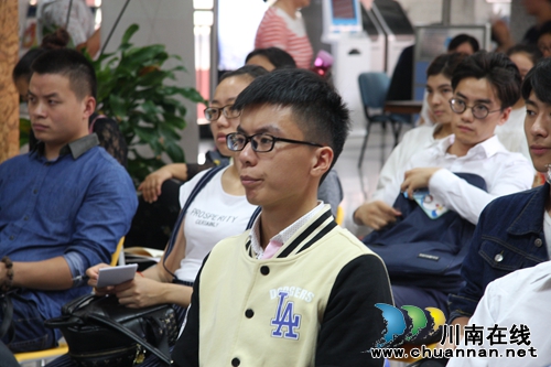泸州众创智慧行动:法律讲座为小微企业“破冰”(图5) 泸州众创智慧行动:法律讲座为小微企业“破冰”(图5)