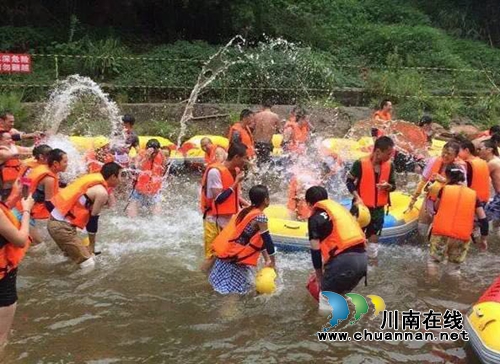 纳溪花田酒地漂流游客呈井喷&nbsp;揽金1088万元(图1)
