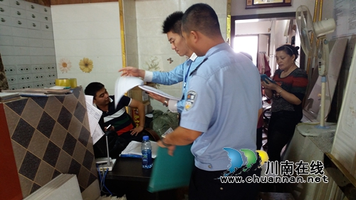 泸县毗卢镇多部门联合排查物流寄递业安全隐患(图1) 泸县毗卢镇多部门联合排查物流寄递业安全隐患(图1)