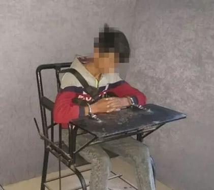 泸州一少年偷拍女子洗澡 欲敲诈200元“私了”(图1) 泸州一少年偷拍女子洗澡 欲敲诈200元“私了”(图1)