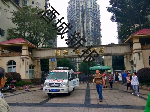 今凌晨 泸州一小区60多岁老人跳楼身亡(图7) 今凌晨 泸州一小区60多岁老人跳楼身亡(图7)