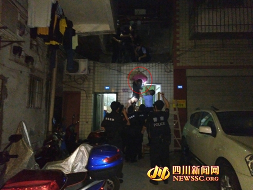 泸州五旬男尾随幼女欲不轨&nbsp;涉嫌猥亵儿童罪被捕(图1)