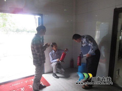 泸县公安局开展国庆节前安全大检查(图5)