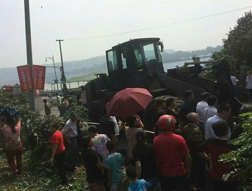 突发：泸县太伏镇一面包车撞塌民房&nbsp;5人遇难(图3)