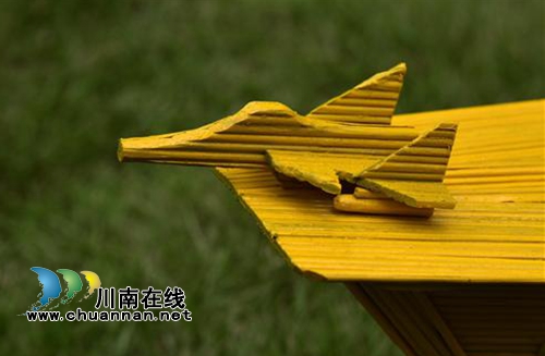 叙永民间艺人2万根竹签嵌出“辽宁舰”(图2)