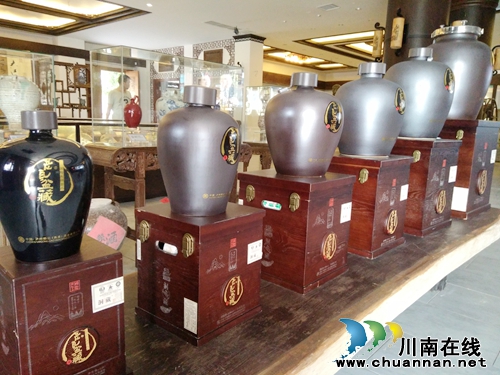 中国白酒消费新常态及对策圆桌论坛在泸州举行(图2)