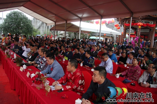 首届国际酿酒大师赖高淮酒文化活动在泸州开幕(图4) 首届国际酿酒大师赖高淮酒文化活动在泸州开幕(图4)