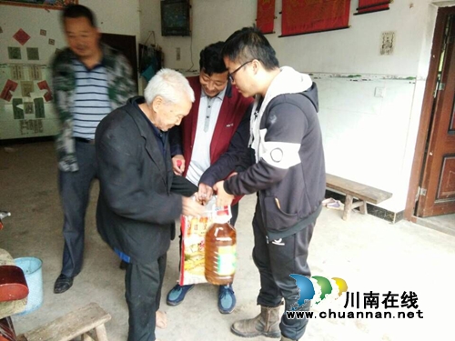 叙永大石乡旺龙村开展重阳节慰问老人活动(图3)