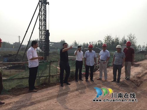 泸州长开区管委会领导率队检查国庆节期间安全生产工作(图1) 泸州长开区管委会领导率队检查国庆节期间安全生产工作(图1)