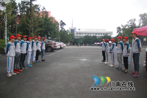 泸州建校举行泸县第十四届中小学生篮球运动会(图2)