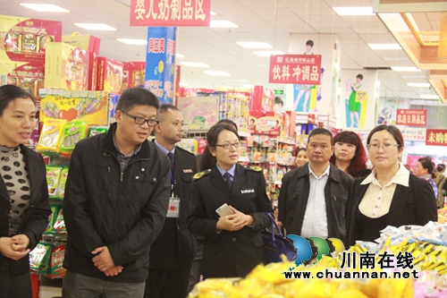 市食药监局到合江县开展月饼生产经营企业飞行检查(图3) 市食药监局到合江县开展月饼生产经营企业飞行检查(图3)