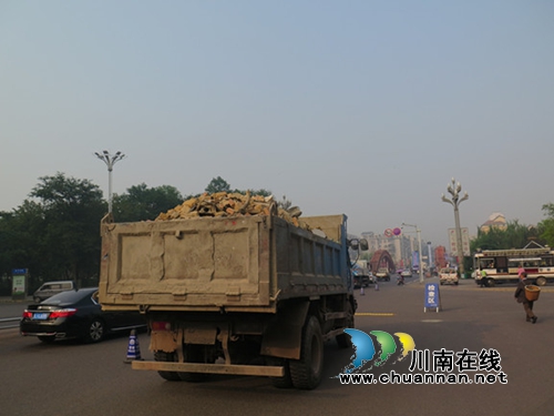 泸县交警大队强力推进货车交通违法整治行动(图1)