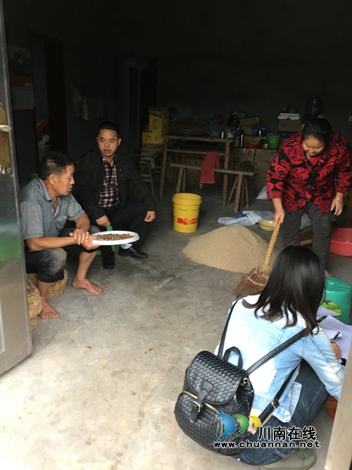 泸县嘉明镇开展社区戒毒人员走访活动(图1)