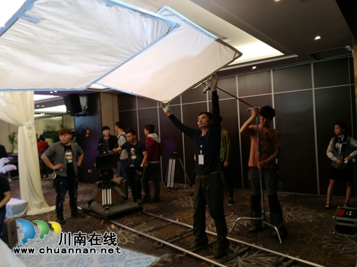 院线电影《北纬二十八度》在泸州古蔺开机 (图7) 院线电影《北纬二十八度》在泸州古蔺开机 (图7)