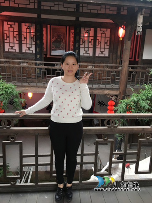 合江尧坝古镇新招聘8名讲解员 美女多多!(图1) 合江尧坝古镇新招聘8名讲解员 美女多多!(图1)