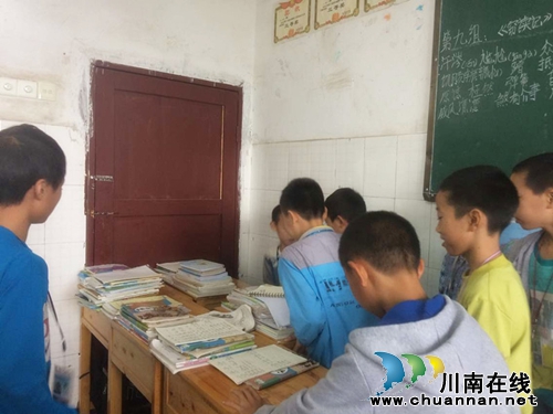 合江白米镇中学：提高校园“反恐防暴”意识(图1)
