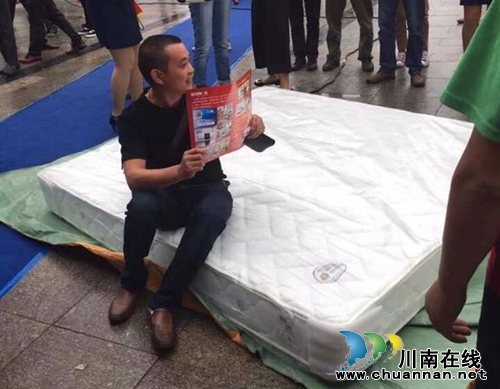 泸州电台汽车文化节共售1353台 创下新高(图4) 泸州电台汽车文化节共售1353台 创下新高(图4)