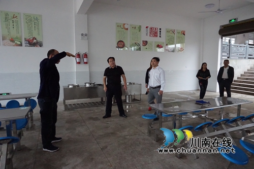 省专家组到合江虎头镇中心校检查验收“省级卫生乡镇”创建工作(图3)