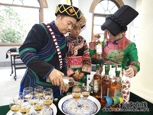 泸州:酒产业类项目路演助推发展创新(图4) 泸州:酒产业类项目路演助推发展创新(图4)